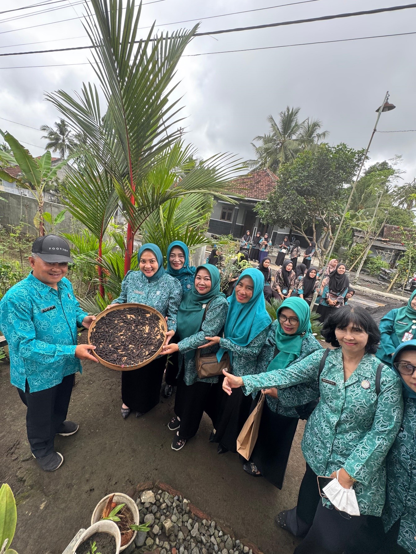 KUNJUNGAN LAPANGAN IMPLEMENTASI INOVASI PESAT DI KAMPUNG CABAI JAMU, DESA GONDORUSO